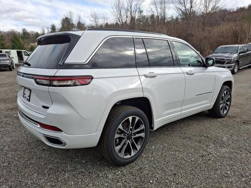 2025 Jeep Grand Cherokee Overland