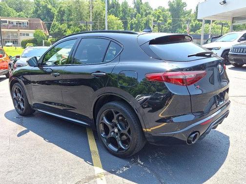 2023 Alfa Romeo Stelvio Estrema AWD