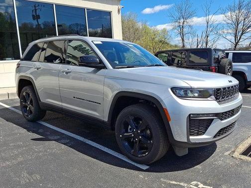 Silver Zynith 2026 Jeep Grand Cherokee Limited
