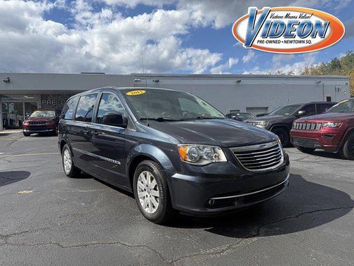 2013 Chrysler Town & Country Touring