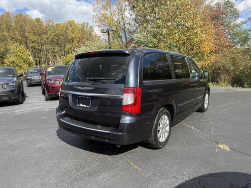 2013 Chrysler Town & Country Touring
