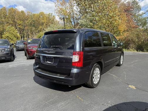 2013 Chrysler Town & Country Touring