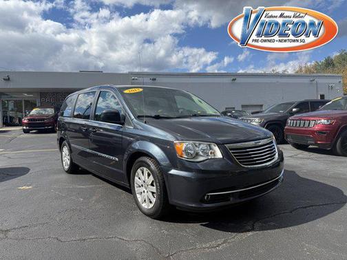 2013 Chrysler Town & Country Touring