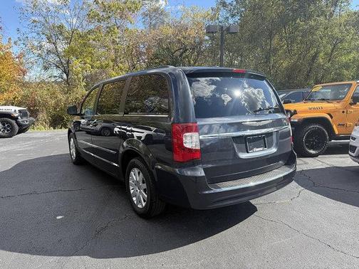 2013 Chrysler Town & Country Touring