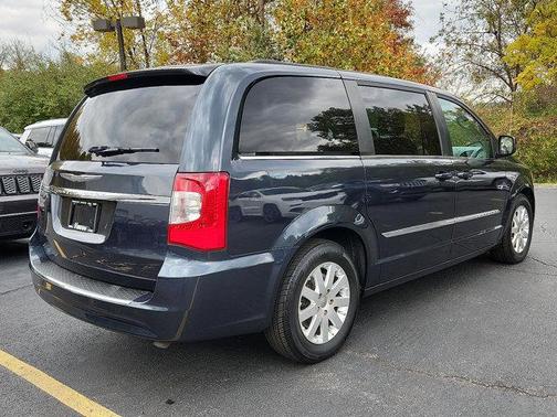 2013 Chrysler Town & Country Touring