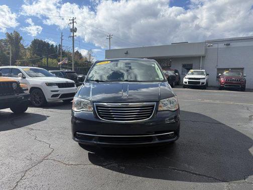 2013 Chrysler Town & Country Touring