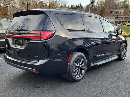 2021 Chrysler Pacifica Touring L