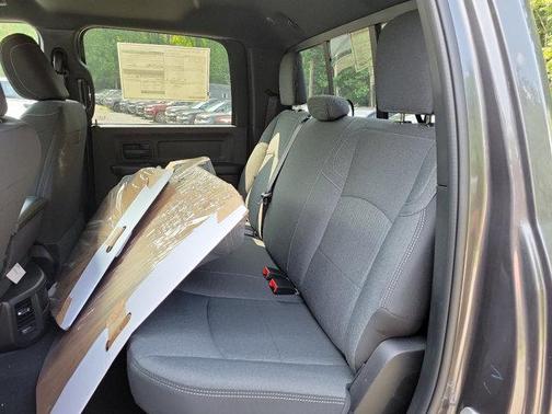 2024 RAM 2500 Tradesman Crew Cab 4x4 6'4' Box