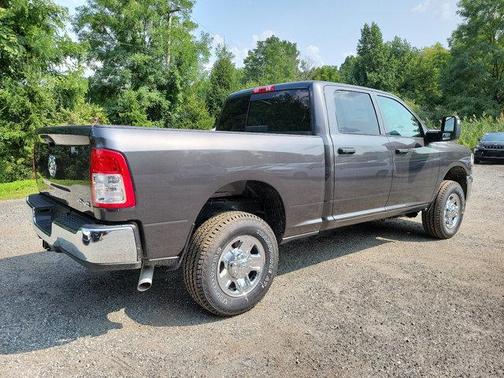 2024 RAM 2500 Tradesman Crew Cab 4x4 6'4' Box