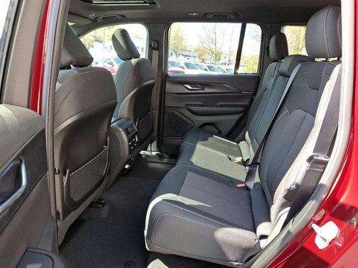 Velvet Red Pearlcoat 2026 Jeep Grand Cherokee Altitude