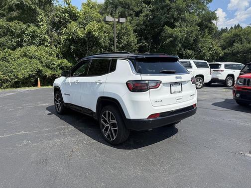 Bright White Clearcoat 2025 Jeep Compass Limited