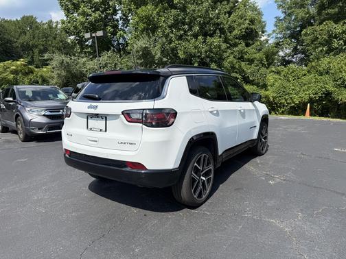 Bright White Clearcoat 2025 Jeep Compass Limited