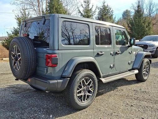 2026 Jeep Wrangler 4-Door Sahara 4x4