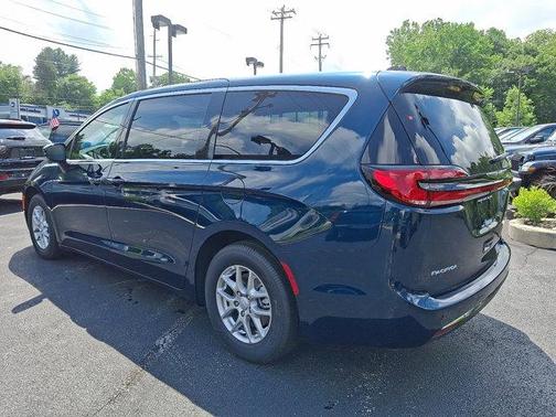 2025 Chrysler Pacifica L