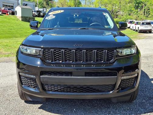Diamond Black Crystal Pearlcoat 2023 Jeep Grand Cherokee L Limited