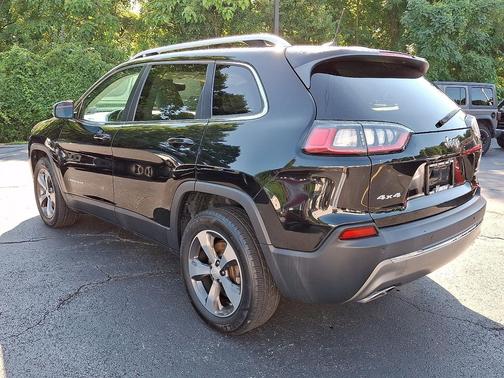 Diamond Black Crystal Pearlcoat 2019 Jeep Cherokee Limited
