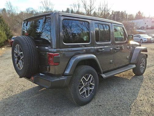 2026 Jeep Wrangler 4-Door Sahara 4x4