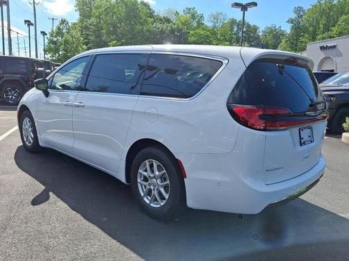 2025 Chrysler Pacifica L