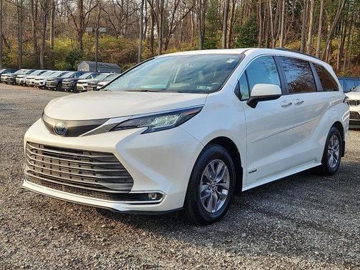 2021 Toyota Sienna XLE 7 Passenger