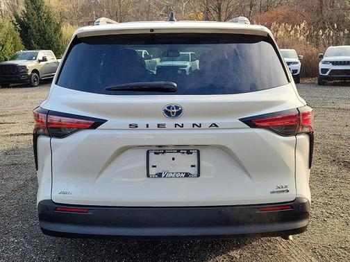 2021 Toyota Sienna XLE 7 Passenger