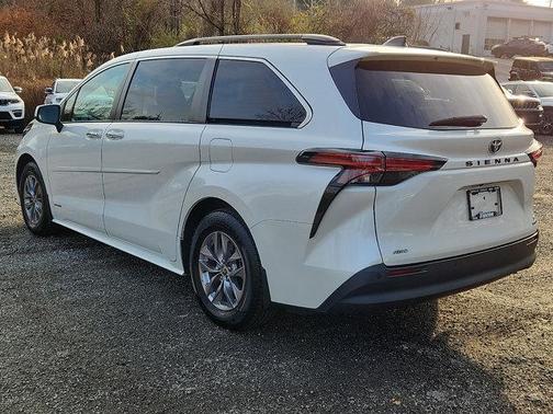 2021 Toyota Sienna XLE 7 Passenger