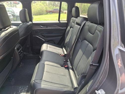 2025 Jeep Grand Cherokee Overland