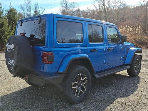 2026 Jeep Wrangler 4-Door Sahara 4x4