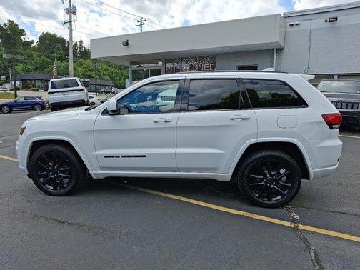 2017 Jeep Grand Cherokee Altitude