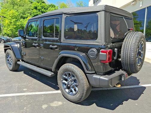 Black Clearcoat 2026 Jeep Wrangler 85th Anniversary