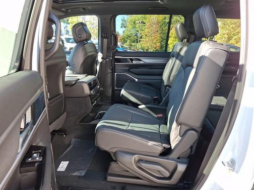 Bright White Clearcoat 2027 Jeep Grand Wagoneer 4x4