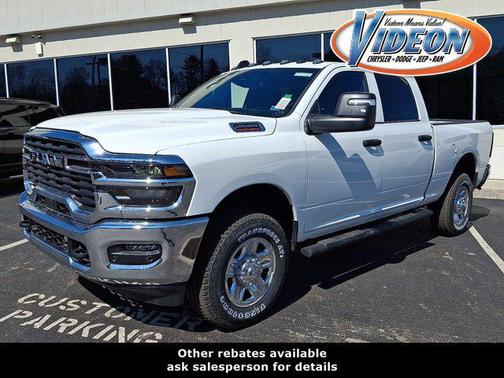 2026 RAM 2500 Tradesman Crew Cab 4x4 6'4' Box