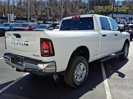 2026 RAM 2500 Tradesman Crew Cab 4x4 6'4' Box