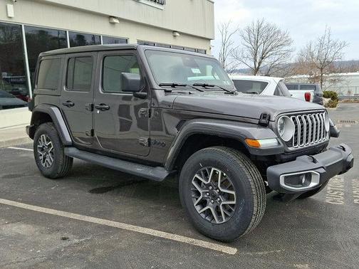 2026 Jeep Wrangler 4-Door Sahara 4x4