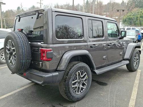 2026 Jeep Wrangler 4-Door Sahara 4x4