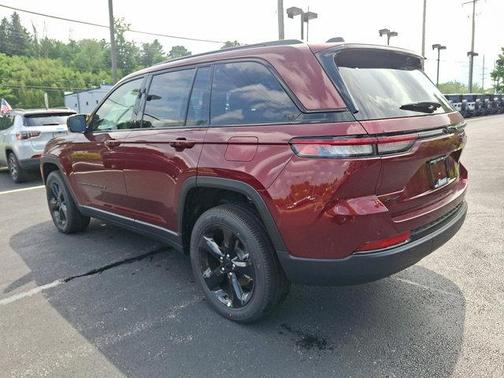 2025 Jeep Grand Cherokee Altitude