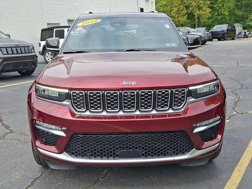 2022 Jeep Grand Cherokee Summit