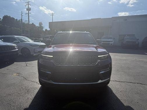 2022 Jeep Grand Cherokee Summit