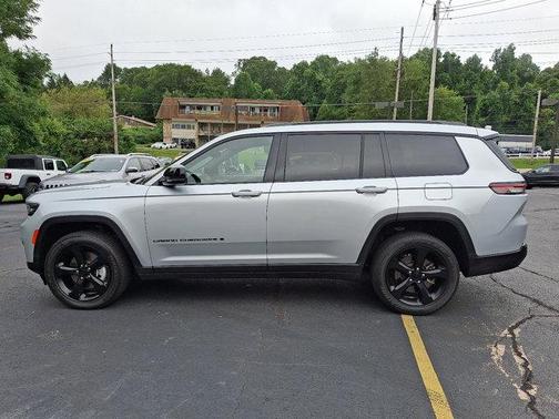 2022 Jeep Grand Cherokee L Altitude