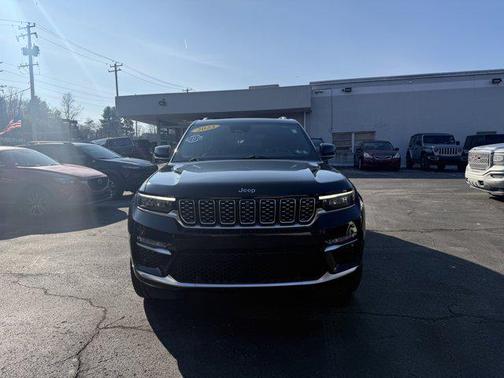 2023 Jeep Grand Cherokee Summit