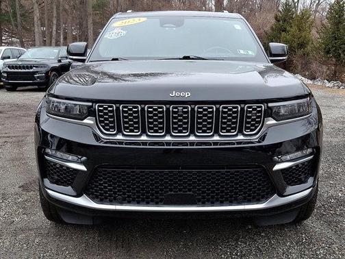 2023 Jeep Grand Cherokee Summit