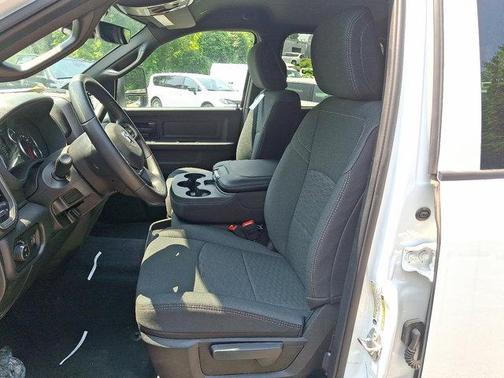2025 RAM 2500 Tradesman Crew Cab 4x4 6'4' Box