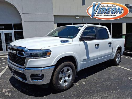 Bright White Clearcoat 2026 RAM 1500 Big Horn/Lone Star