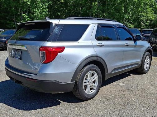 Iconic Silver Metallic 2021 Ford Explorer XLT