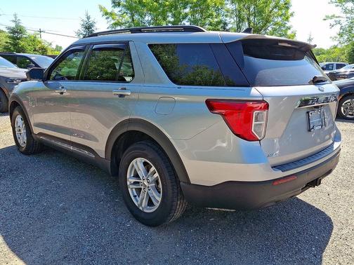 Iconic Silver Metallic 2021 Ford Explorer XLT