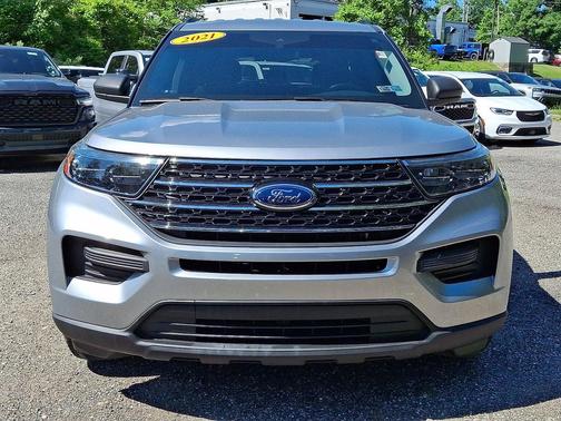 Iconic Silver Metallic 2021 Ford Explorer XLT