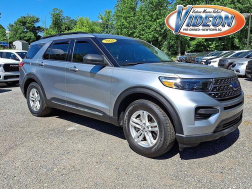 Iconic Silver Metallic 2021 Ford Explorer XLT