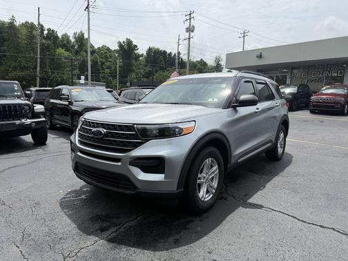 Iconic Silver Metallic 2021 Ford Explorer XLT