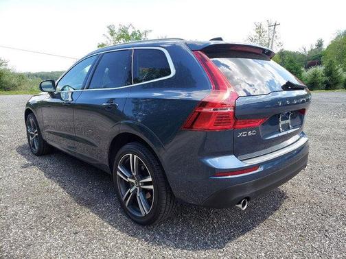 Photo 4 of 34 of 2019 Volvo XC60 T5 Momentum
