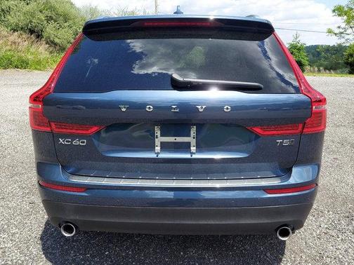 Photo 5 of 34 of 2019 Volvo XC60 T5 Momentum