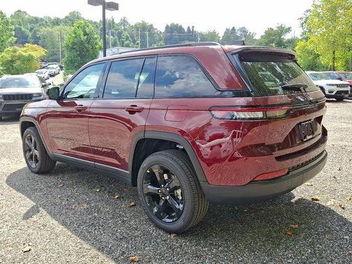2025 Jeep Grand Cherokee Altitude
